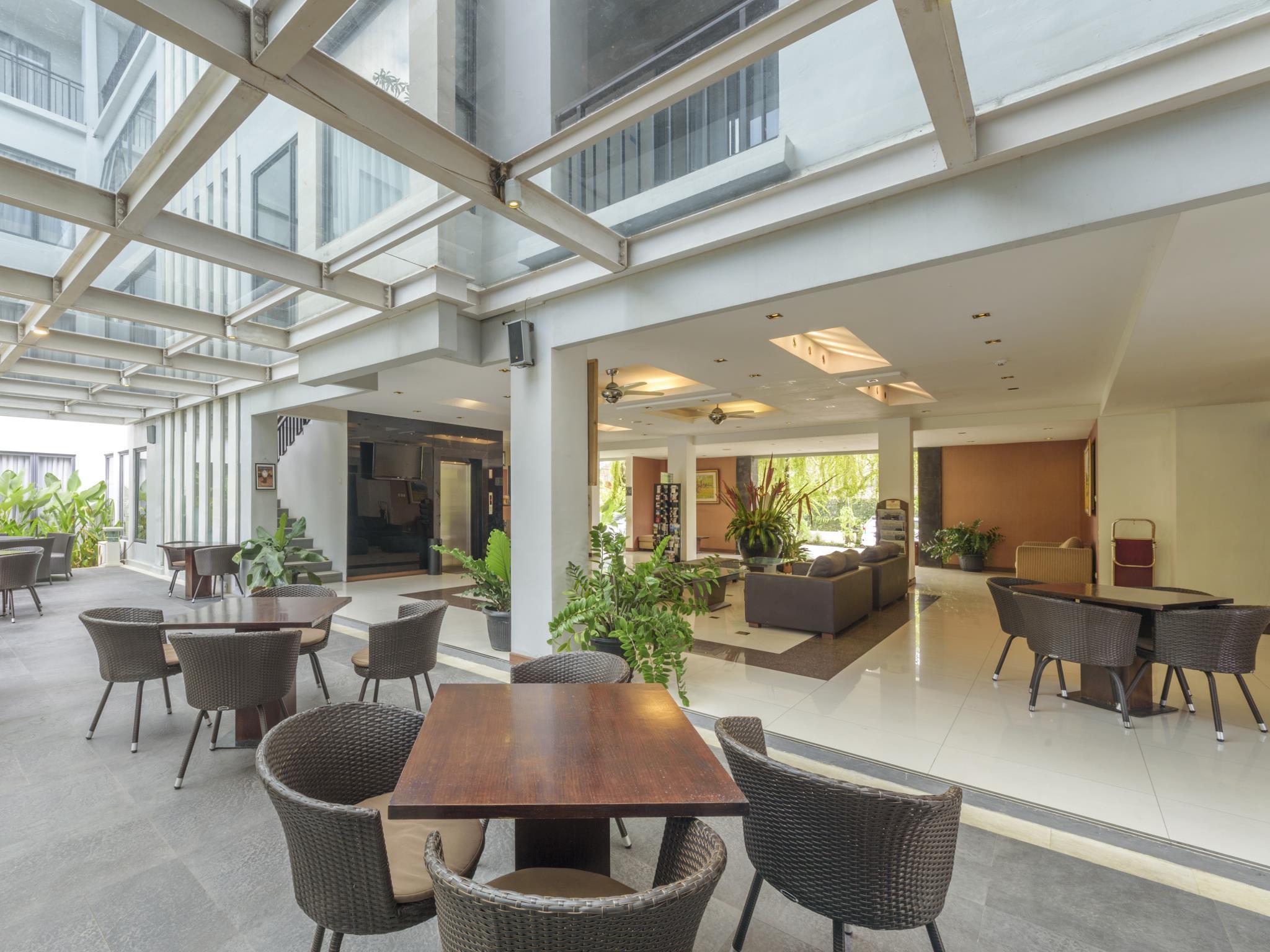 Umalas Hotel & Residence Seminyak  Exterior photo